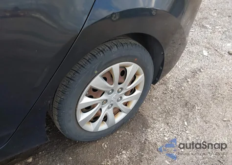 2012 Hyundai Elantra Gls (Ulsan Plant) z USA, uszkodzony, nr VIN KMHDH4AE4CU395210